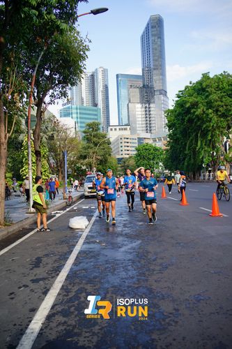 Race photo from Isoplus Run 2024 Surabaya