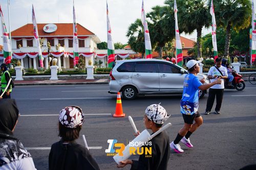 Race photo from Isoplus Run 2024 Surabaya