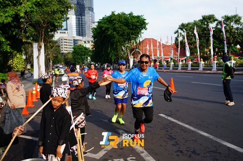 Race photo from Isoplus Run 2024 Surabaya