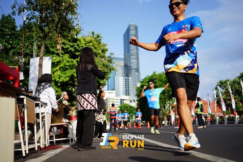 Race photo from Isoplus Run 2024 Surabaya