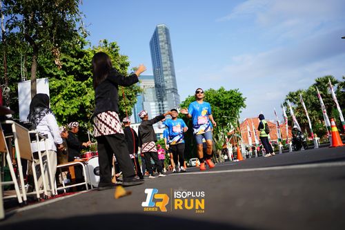 Race photo from Isoplus Run 2024 Surabaya