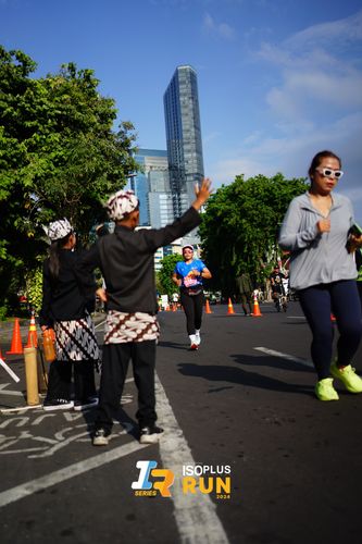 Race photo from Isoplus Run 2024 Surabaya