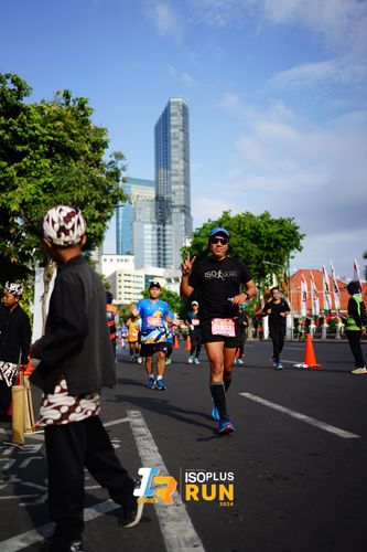 Race photo from Isoplus Run 2024 Surabaya