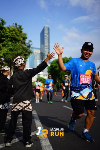 Race photo from Isoplus Run 2024 Surabaya