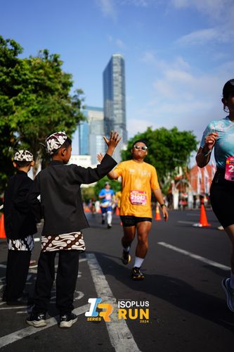 Race photo from Isoplus Run 2024 Surabaya