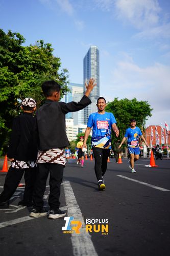Race photo from Isoplus Run 2024 Surabaya