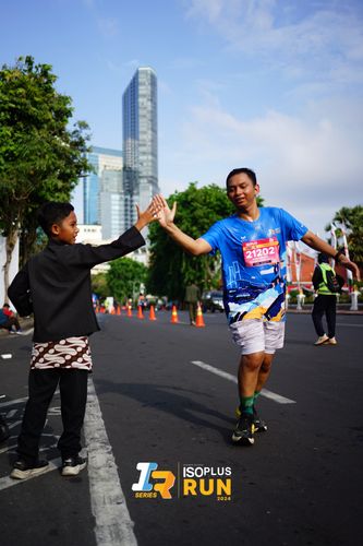 Race photo from Isoplus Run 2024 Surabaya