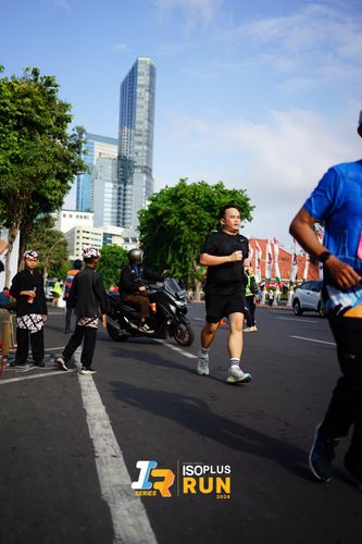 Race photo from Isoplus Run 2024 Surabaya