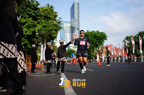 Race photo from Isoplus Run 2024 Surabaya
