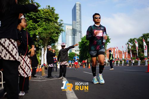 Race photo from Isoplus Run 2024 Surabaya