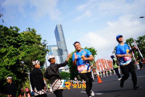 Race photo from Isoplus Run 2024 Surabaya