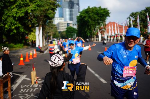 Race photo from Isoplus Run 2024 Surabaya