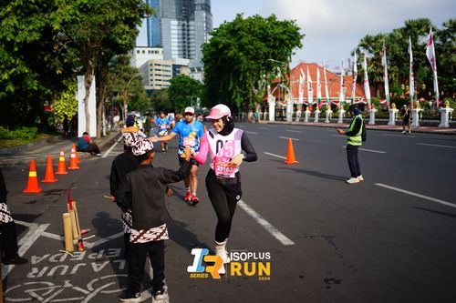 Race photo from Isoplus Run 2024 Surabaya