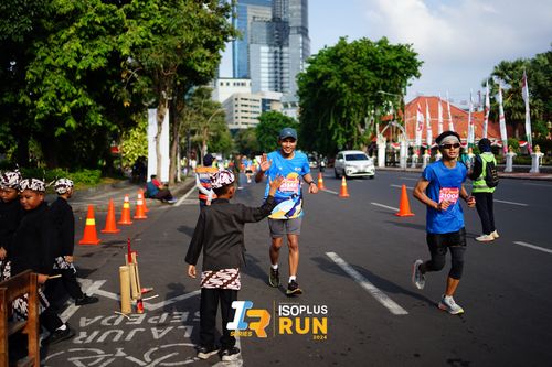Race photo from Isoplus Run 2024 Surabaya