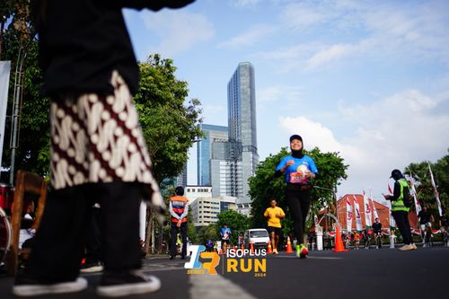 Race photo from Isoplus Run 2024 Surabaya
