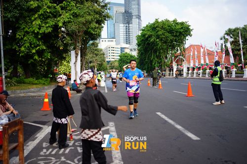 Race photo from Isoplus Run 2024 Surabaya