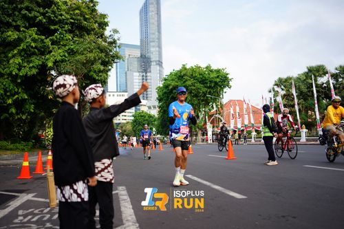 Race photo from Isoplus Run 2024 Surabaya