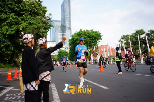 Race photo from Isoplus Run 2024 Surabaya