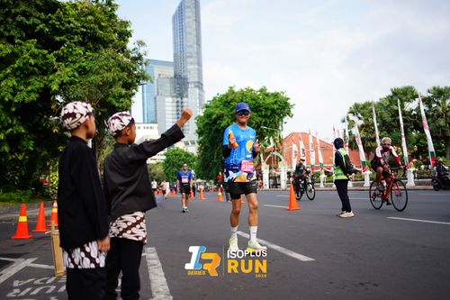 Race photo from Isoplus Run 2024 Surabaya