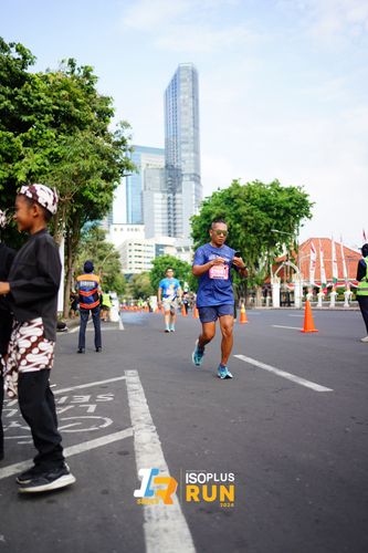 Race photo from Isoplus Run 2024 Surabaya