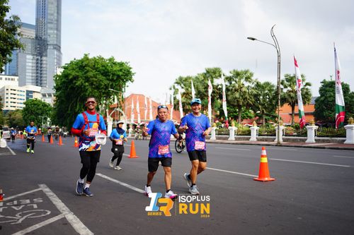 Race photo from Isoplus Run 2024 Surabaya