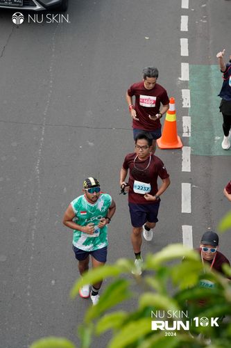 Race photo from Nu Skin Run 10K