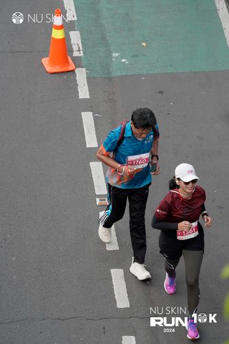 Race photo from Nu Skin Run 10K