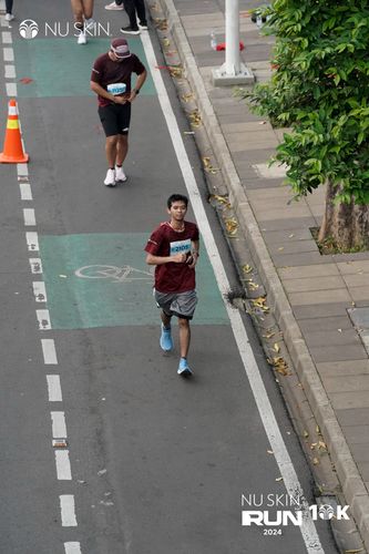 Race photo from Nu Skin Run 10K