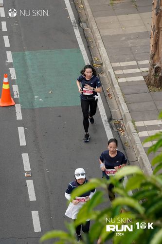 Race photo from Nu Skin Run 10K
