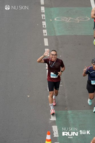 Race photo from Nu Skin Run 10K