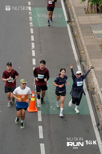 Race photo from Nu Skin Run 10K