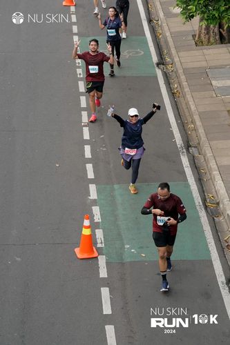 Race photo from Nu Skin Run 10K