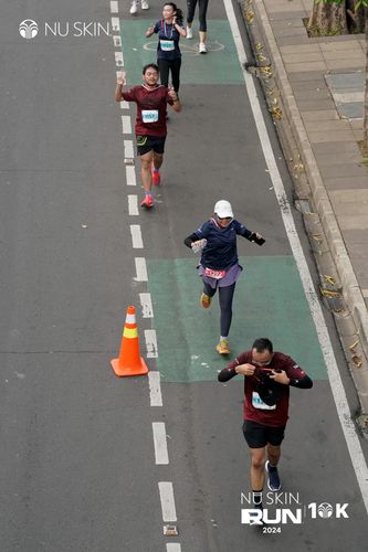 Race photo from Nu Skin Run 10K