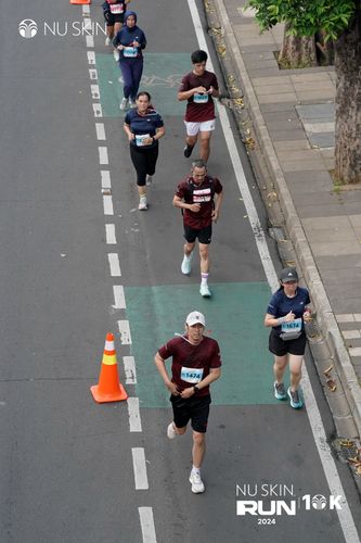 Race photo from Nu Skin Run 10K
