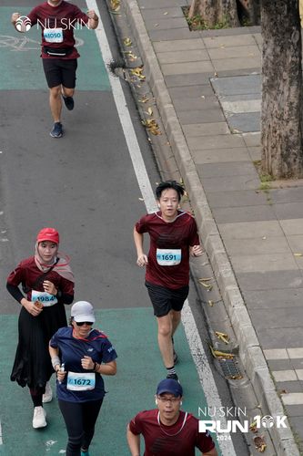 Race photo from Nu Skin Run 10K