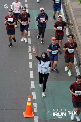 Race photo from Nu Skin Run 10K