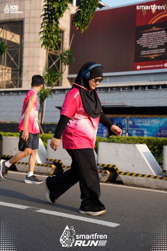 Race photo from Smartfren Run 2025 