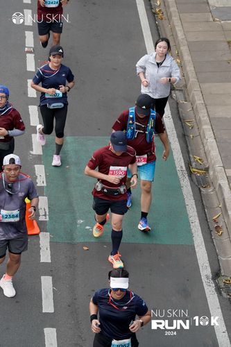 Race photo from Nu Skin Run 10K