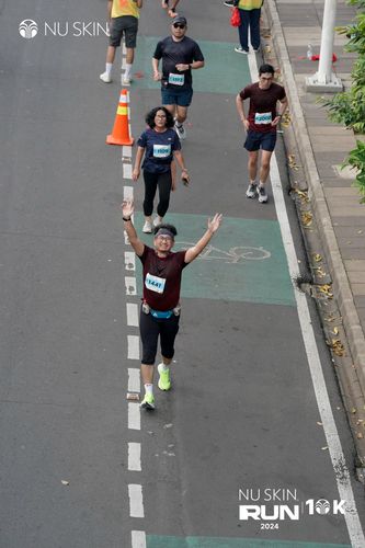 Race photo from Nu Skin Run 10K