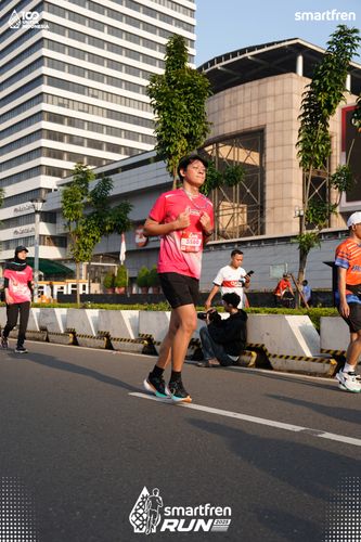 Race photo from Smartfren Run 2025 