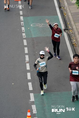 Race photo from Nu Skin Run 10K