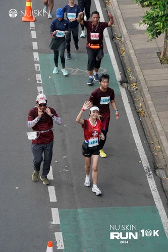 Race photo from Nu Skin Run 10K