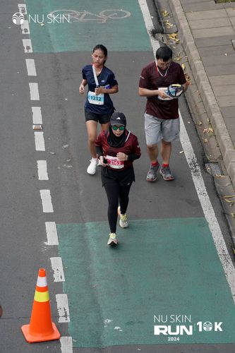 Race photo from Nu Skin Run 10K