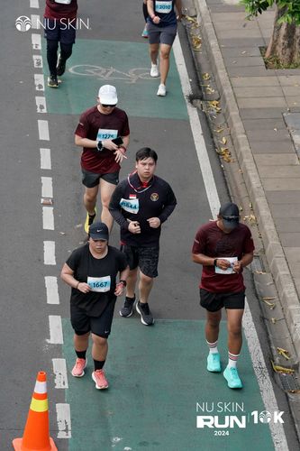 Race photo from Nu Skin Run 10K