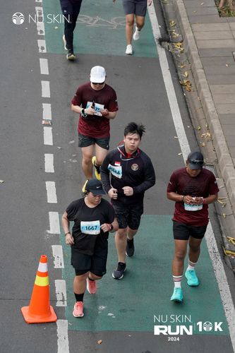 Race photo from Nu Skin Run 10K