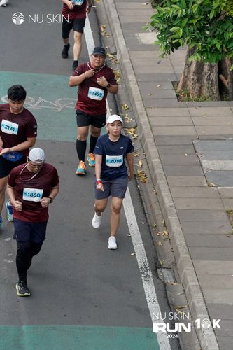 Race photo from Nu Skin Run 10K
