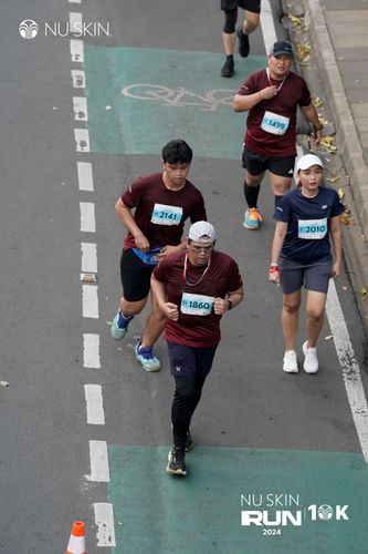 Race photo from Nu Skin Run 10K