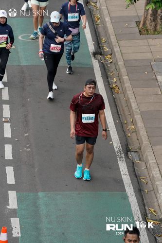 Race photo from Nu Skin Run 10K