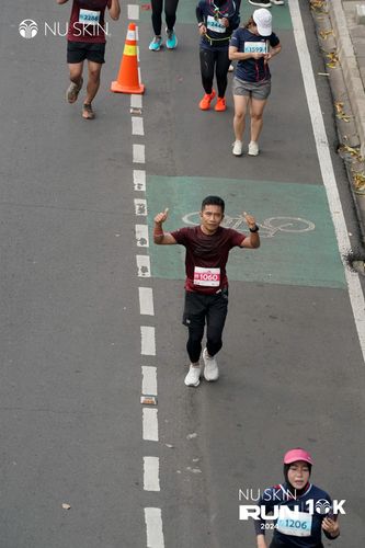 Race photo from Nu Skin Run 10K