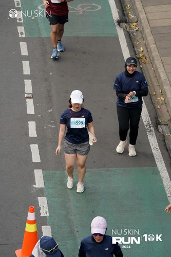 Race photo from Nu Skin Run 10K